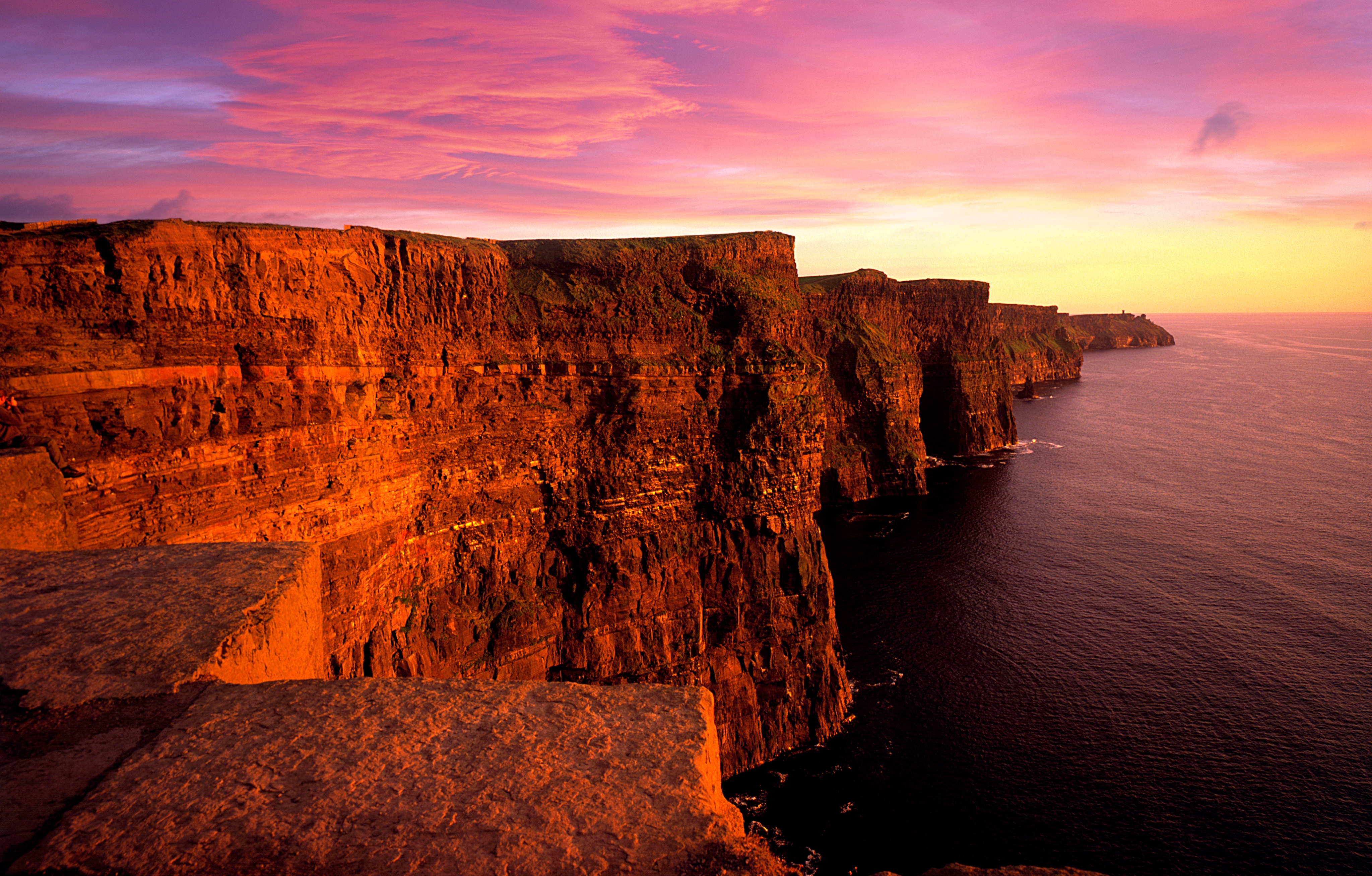 5 удивительных. Скалы мохер, графство Клэр, Ирландия. Cliffs of Moher Ирландия. Скалы мохер Ирландия. 1. Скалы мохер (Cliffs of Moher).